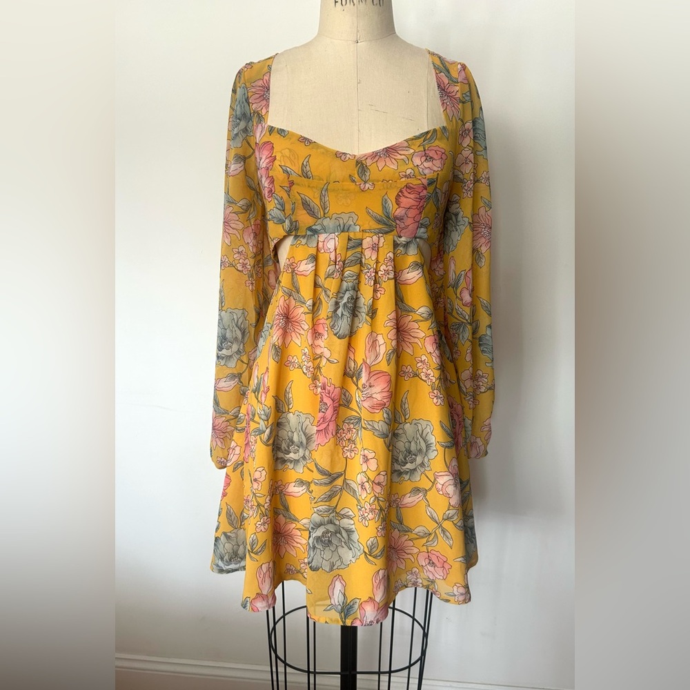 FOREVER 21 CUT OUT CHIFFON MINI DRESS. Size M